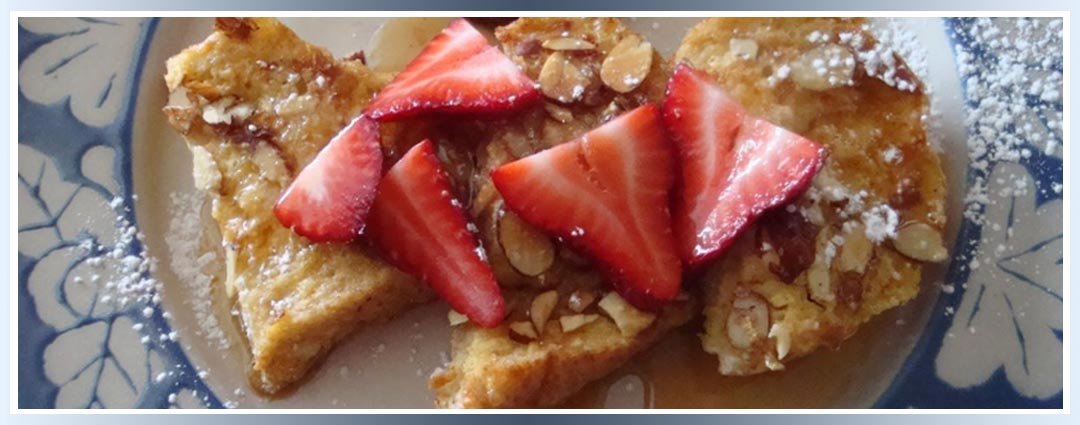 French toast with strawberries